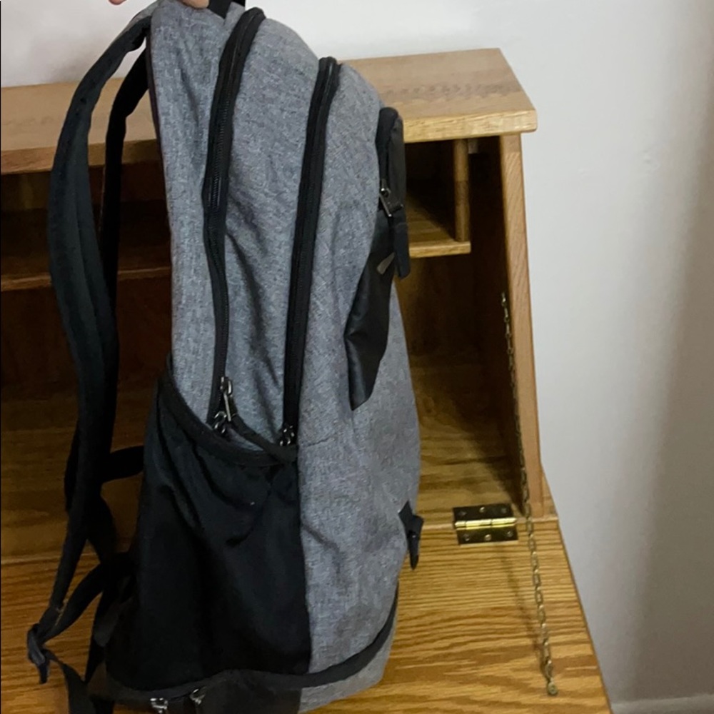 Under Armour Hustle 4.0 Backpack - Picture 5 of 10